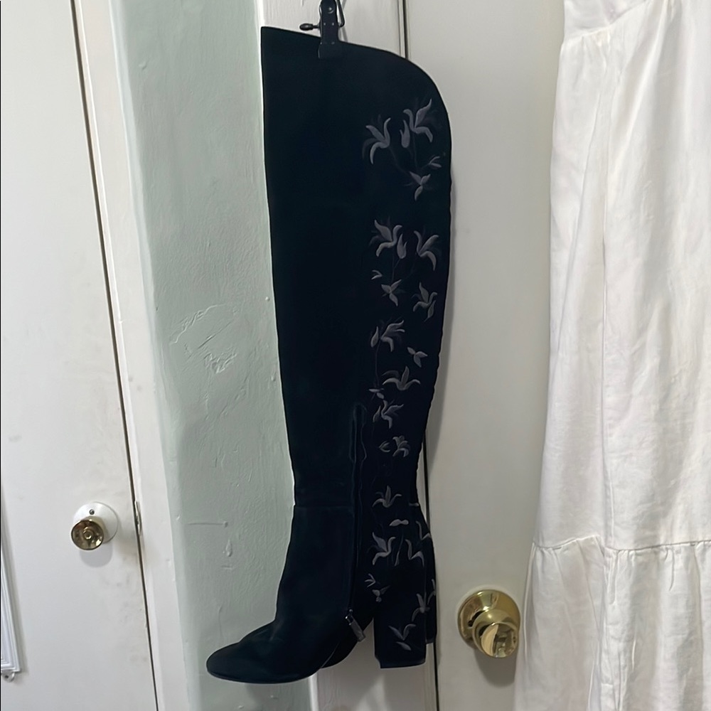 NWT-Kenneth Cole -Claire-embroidered floral design Black Knee-High Women's Boots